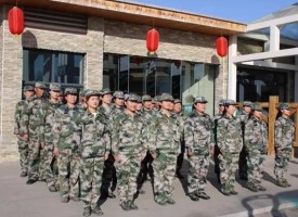鳴翠湖員工軍訓，英姿颯爽展風采 (3)
